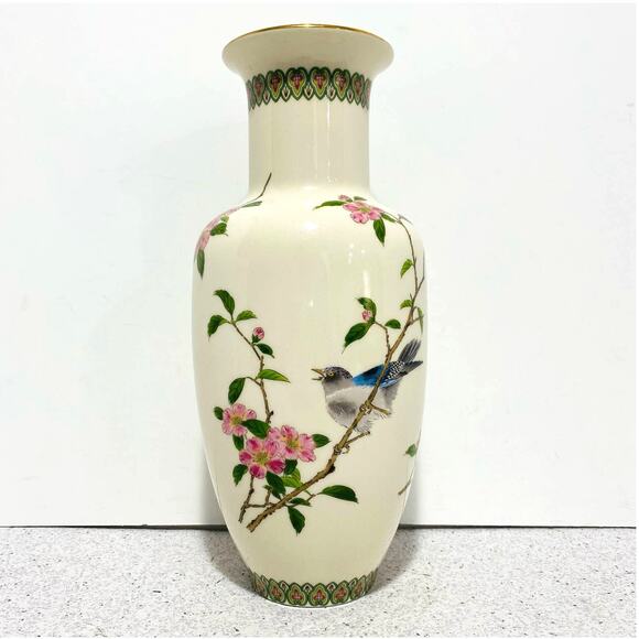 Shibata Japan ceramic porcelain vase bird on cherry blossom branch Asian motif - Picture 1 of 11